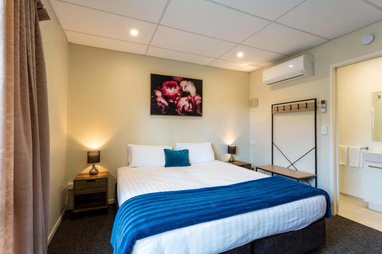 Mercer Motel *